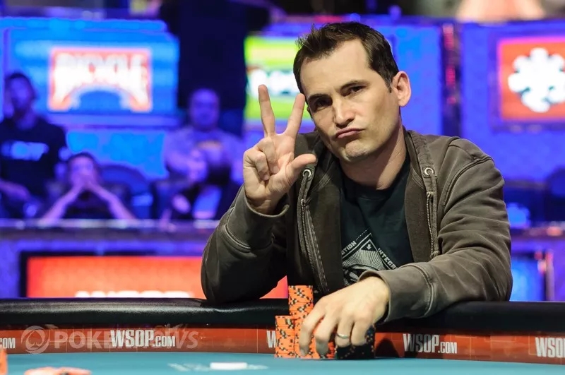 河牌圈神诈唬，他拿着垃圾牌打出Tom Dwan的风采