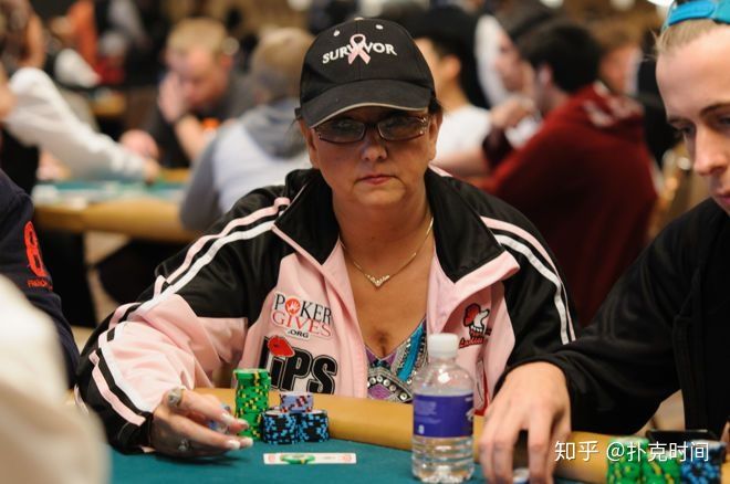 鲁斯-霍尔荣获WPA年度最佳牌手称号